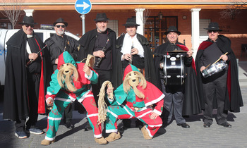 Cabanillas celebra San Blas con su botarga y un gran ambiente